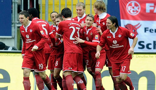Durch ein 3:0 gegen Paderborn eroberte Kaiserslautern die Tabellenspitze zurück
