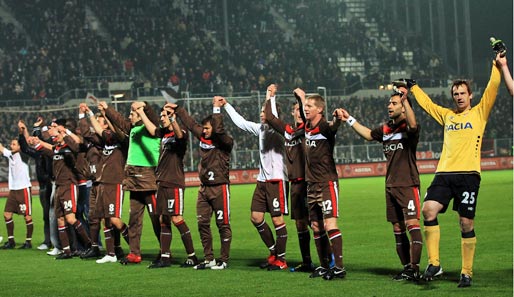 Nach dem 3:0 gegen den FC Augsburg gab es für die Pauli-Kicker jede Menge Grund zu jubeln