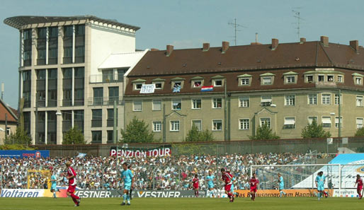 Im Grünwalder Stadion empfangen die Löwen anlässlich ihres 150-jährigen Bestehens den BVB