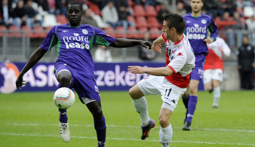 Gibril Sankoh (l.) wechselt vom FC Groningen zum FC Augsburg