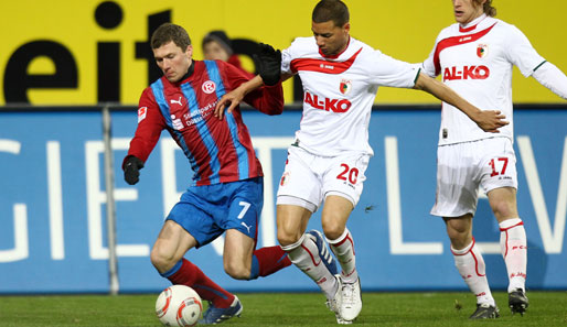 Oliver Fink (l.) hat seinen Vertrag bei Fortuna Düsseldorf bis 2013 verlängert