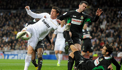 Statt gegen Cristiano Ronaldo spielt Marc Torrejon (M.) künftig beim 1. FC Kaiserslautern