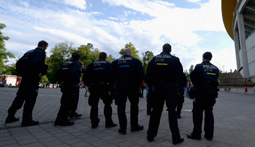 Die Polizei musste Hertha- und Hansa-Anhänger voneinander trennen