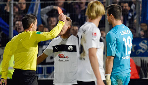 Michael Langer (r.) sah im Spiel gegen Hertha BSC die Rote Karte