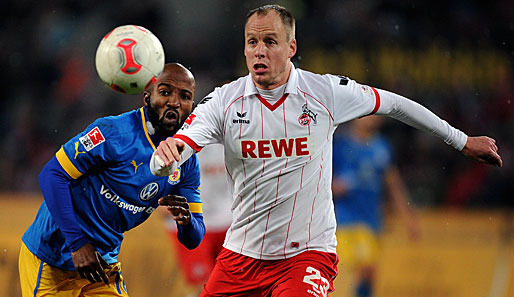 Kevin McKenna (r.) hat seinen Vertrag beim 1. FC Köln bis Juni 2014 verlängert