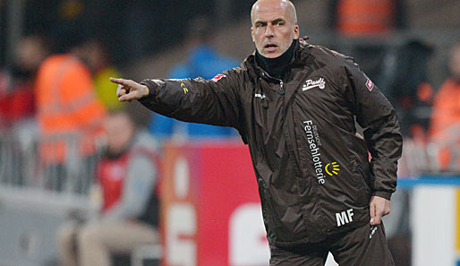 Trainer Michael Frontzeck kommt mit dem FC St. Pauli in der Tabelle nicht voran