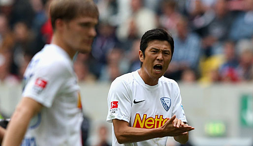 Yusuke Tasaka (r.) brachte den VfL gegen Fürth mit seinem Traumtor endgültig auf die Siegerstraße