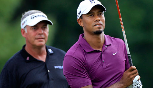 Tiger Woods absolvierte seine erste Runde an der Seite von British-Open-Champion Darren Clarke
