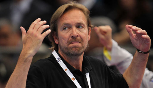 Seit Juli 2011 ist der bisherige Trainer Martin Schwalb Präsident beim HSV ...