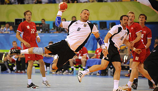 Peking 2008: Christian Schwarzer im Spiel gegen Dänemark