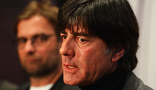 Joachim Löw und das DFB-Team planen eine Überraschung für die deutschen Handballer