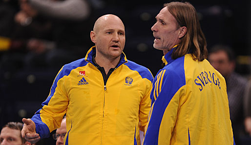 Ola Lindgren (l.) und Staffan Olsson (r.) betreuen weiterhin die schwedische Nationalmannschaft
