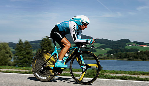 Alexander Winokurow darf laut UCI-Chef Pat McQuaid erst Mitte 2009 wieder aufs Rad steigen