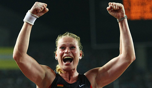 Nadine Kleinert holte bei Olympia 2004 die Silbermedaille im Kugelstoßen