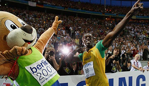 Usain Bolt hat es wieder getan: Er pulverisiert seinen eigenen Weltrekord und läuft 19,19s über 200m