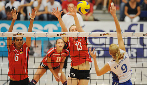 Erfolgreich vor großer Kulisse: Deutschlands Damen stehen im EM-Halbfinale
