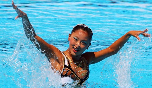 Auch den Synchronschwimmerinnen drohen drastische Strafen bei Missachtung der neuen Regeln