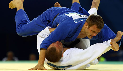 Ole Bischof (blau) wird die deutsche Judo-Mannschaft bei der EM in Istanbul anführen