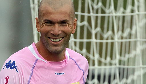 Zinedine Zidane fungiert als Berater von Präsident Perez bei Real Madrid