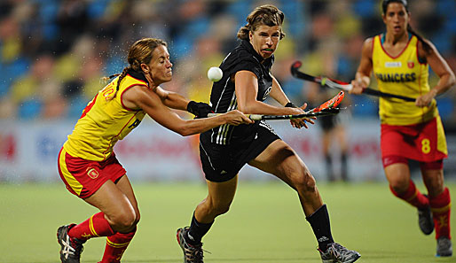 Natascha Keller (M.) schoss Deutschland gegen Spanien ins EM-Finale