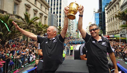 Die Väter des Erfolges der All Blacks: Trainer Graham Henry (l.) und Co-Trainer Wayne Smith