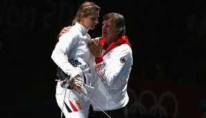 Manfred Kaspar (r.) verwantwortete auch die Goldmedaille von Britta Heidemann 2008