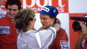 ... und wurde 1977 erneut Weltmeister! Zwei Jahre später trat Lauda zurück, um sich seiner Fluglinie zu widmen. 1982 holte ihn McLaren aus dem sportlichen Ruhestand, 1984 gewann Lauda ein drittes Mal die WM-Krone.