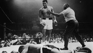 MUHAMMAD ALI (Boxen): Ali war der Größte - und beendete seine Box-Karriere als gebrochener Mann. 1967 musste der gebürtige Cassius Clay zwangsweise erstmals seine Karriere ruhen lassen und als Wehrdienstverweigerer seinen WM-Titel abgeben.