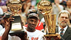 Das sportlich klägliche Intermezzo endete nach zwei Jahren. MJ kehrte 1995 zu den Bulls zurück und wurde noch drei Mal Champion. Als der Start der Saison 1998/99 wegen des Lockouts ausfiel, trat Jordan erneut zurück.