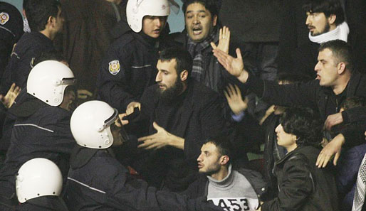 Tumulte in Ankara: Türkische Fans beschimpfen den Gegner.