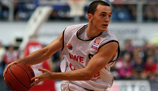 Karsten Tadda bleibt den Brose Baskets Bamberg treu
