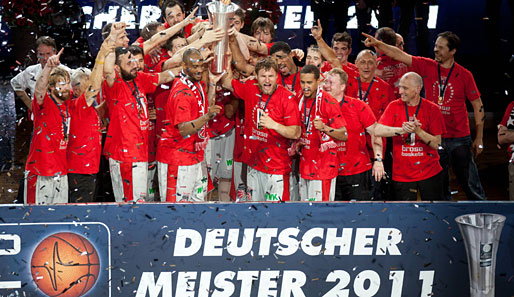 Die Brose Baskets Bamberg sind nach dem Sieg gegen Alba wieder deutscher Basketball-Meister