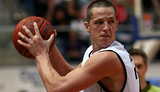 Casey Jacobsen hat seinen Vertrag bei Meister Brose Baskets Bamberg verlängert