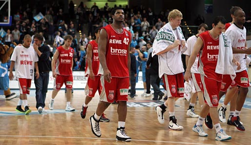 Traurige Gesichter bei den Spielern der Brose Baskets Bamberg