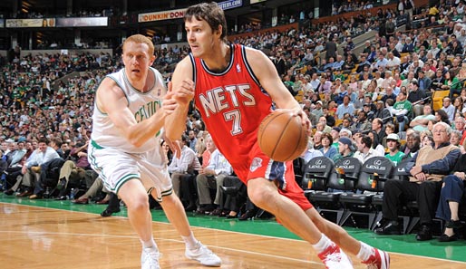 Bostjan Nachbar (r.) spielte in der NBA für die Houston Rockets, die Hornets und die New Jersey Nets