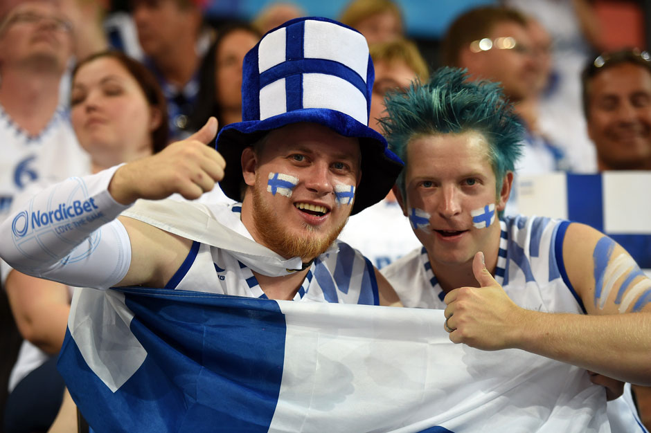 Tag 6: Das finnische Publikum war heiß aufs letzte Gruppenspiel. Oder kalt? Wir sind nicht sicher