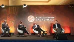 Jan Pommer (r.) sprach auf der ersten European Basketball Club Convention
