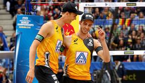 Die Beach-Volleyballer Julius Thole und Clemens Wickler stehen bei der Heim-WM im Viertelfinale.