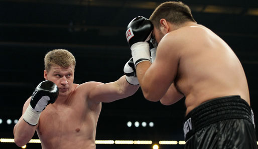 Alexander Powetkin sicherte sich den WBA-Titel 2011 gegen Ruslan Tschagajew
