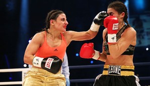 Susi Kentikian (l.) schlug zuletzt Simona Galassi