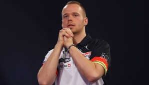 Max Hopp verpasst die Darts WM 2023 als Spieler, ist jedoch für Sport1 als Experte im Einsatz.