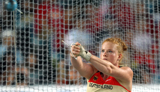 Betty Heidler holt bei der Leichtathletik-WM in Daegu die Silbermedaille im Hammerwerfen