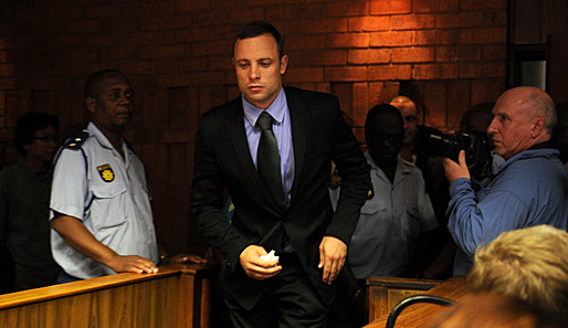 Oscar Pistorius sollte sich am Montag auf einer Wache in der Hauptstadt Pretoria melden