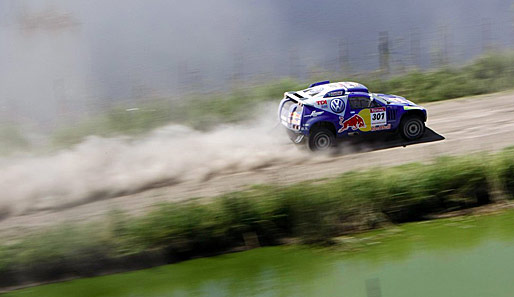 Carlos Sainz im VW siegt bei der längsten Etappe der Dakar-Rallye