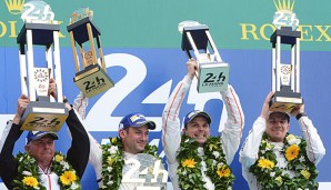 Nico Hülkenberg (r.) triumphiert mit Porsche in Le Mans