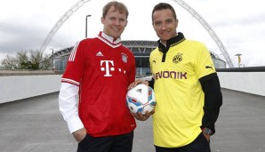 Mattias Ekström mit Audi-Kollege Timo Scheider vor dem Wembley Stadion