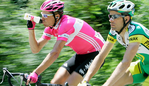 Santiago Botero (r.) erreichte bei der Tour de France 2002 den vierten Platz