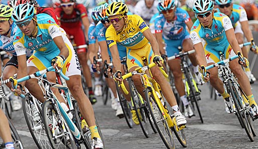 Das Urteil im Dopingfall Alberto Contador (M.) soll noch vor der Tour de France fallen