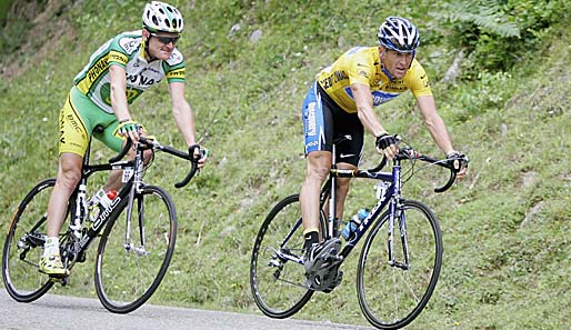 Lance Armstrong (r.) unternimmt keine weiteren rechtlichen Schritte gegen Floyd Landis (l.)