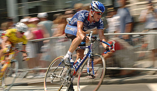 Michele Ferrari, der Ex-Arzt von Armstrong, traut ihm die selben Leistungen auch ohne Doping zu